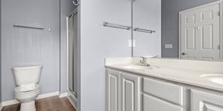 Spacious House in Hadley Park Gallery 17