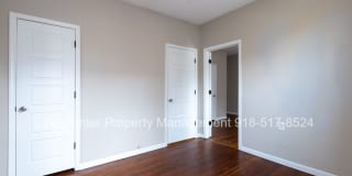 SECTION 8 WELCOME - NEWLY RESTORED - 2 BEDROOM - HARDWOOD FLOORS Gallery 7
