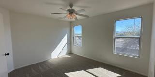 Two-Story 3 Bed/2.5 Bath with 2nd Floor Laundry Room! Gallery 10
