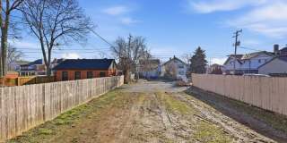 1452 Summit Street Gallery 22