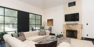 LUXURY 4-BEDROOM HOME IN ALAMO HEIGHTS Gallery 7