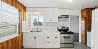 Beautiful 3-Bedroom, 2-Bath Denver Home! Gallery 1