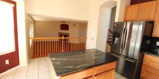 Beautiful 3bd, 3 bath single family home bedroom for rent in Aurora 80016 Gallery 1