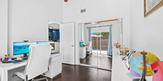 219 NE 17th Avenue Gallery 24