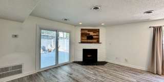Ready NOW! A Custom Townhouse-Style Duplex Blocks to the Beaches! Fenced Yard - Hot Tub - Pet Friendly - All Appliances! Gallery 25