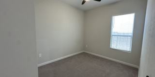 10319 W Harmony Ln Gallery 35