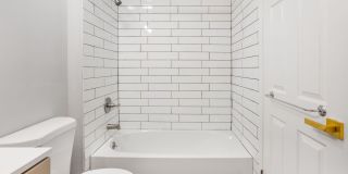 Spacious Newly Rennovated 2 Bedroom House with 2.5 Bath Gallery 23