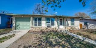 CHARMING MID-CENTURY HOME IN DELLVIEW Gallery 3