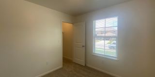 Updated Home in Pioneer Crossing! Available for July! Gallery 21