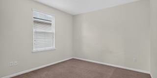 Large 4 bedroom home in Oakleaf Gallery 35