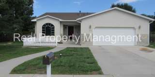 A beautiful 4 bed, 3 bath Home in River Heights! Gallery 1