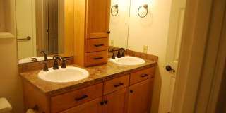 3 Bedroom Home N side of Newberg Gallery 8