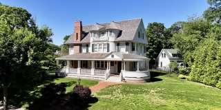 200 Bridlemere Avenue Gallery 21