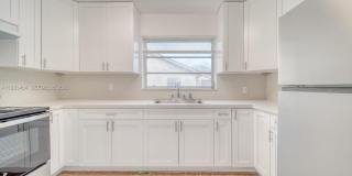 300 NE 143rd St Gallery 16