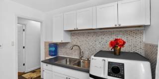Charming Upper Floor 1BR/ 1 Bath/ Nothing Shared in Woodbridge Charming Upper Floor 1BR/ 1 Bath/ Nothing Shared in Woodbridge Gallery 9