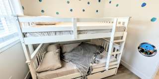 Annual furnished Updated 4-Bedroom Pool Home with Spacious Living Areas Gallery 24