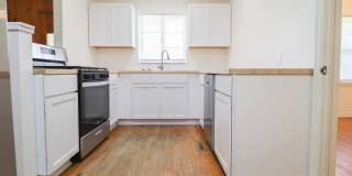 Stunning 3 Bed 1.5 Bath on quiet Cul De Sac! Gallery 7