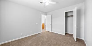 Cozy Two Bedroom Apartment Gallery 25
