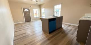 Modern 2-Bedroom Duplex Unit | Stylish Design & Prime Location Gallery 6