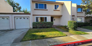 Spacious  Upgraded Clairemont Townhome – Prime Central Location! Gallery 1