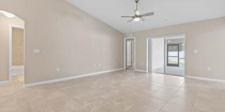 5 Seabury Place Gallery 13