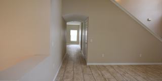 Single Family Home 4 Bedroom 2.5 Bath, 2 car garage for rent at 527 Bristol Cir, Kissimmee, FL 34758 Gallery 4