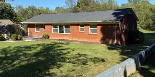 Newly Remodeled 3BR Basement Home | 2400 Sq Ft | 2-Car Garage | 424 Bridge View Knoxville 37914 Gallery 4