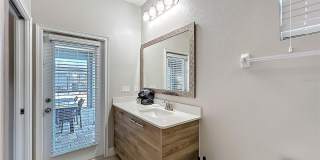 185 BROOKES PLACE Gallery 24