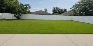 Nice 3 Bedroom 2 Bath Fenced in yard! Gallery 8
