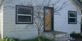 2 bedroom 2 bath Country House with Big Den Gallery 1