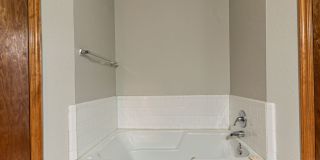 Beautiful 3 Bed 2 Bath in the Heart of OKC! Gallery 13