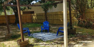 Two Bedroom Townhouse with Fully Fenced Yard and Vinyl Plank throughout! Gallery 1