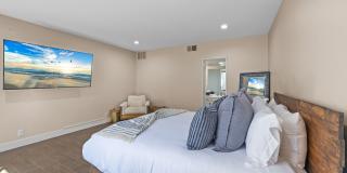 80504 Pebble Beach Gallery 28