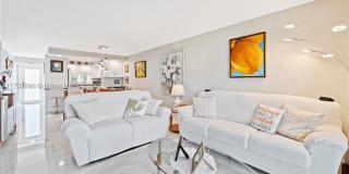 711 S Hollybrook Dr Gallery 13