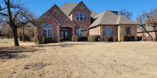 Beautiful 4 Bedroom 3.5 Bathroom Home + Bonus Room + Office Gallery 1