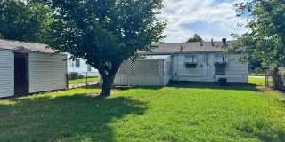 Conveniently located 2 Bed 1 Bath in Faith Village! Gallery 21
