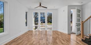 Stunning 4 Bedroom Home w/ Rooftop Deck Close to Downtown Nashville Gallery 6