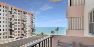 1147 Hillsboro Mile Gallery 1