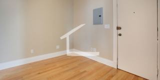 Nice 2 bed steps from Berklee College Gallery 3