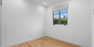 1062 1/2 S Alfred St Gallery 12