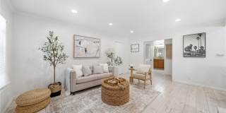 185 Streamwood Gallery 1