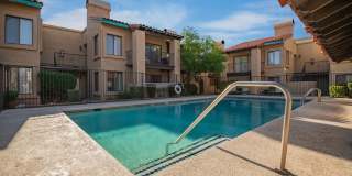 Two Bedroom Apartment Home with Beautfiul Courtyard views Gallery 25