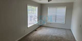 Great Apartment In Hillcrest across from Scott Field!!!!! Gallery 8