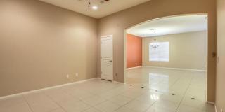 Gorgeous 4 bed 3 bath Single Level Home in Norterra Area Gallery 17