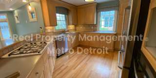 4-Bedroom Home in Troy, Michigan Gallery 8