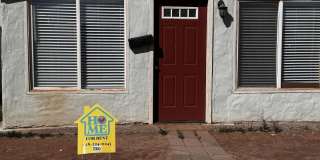 600 1/2 W Hillview Street Gallery 1