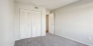 Edgewater Apartments Gallery 2