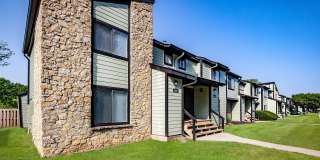 Pebble Point Apartments Gallery 13