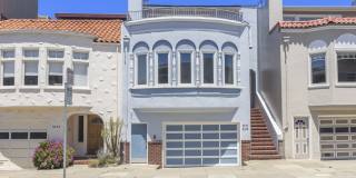 2128 Bay Street Gallery 25