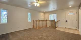Spacious 2-Story 3-Bedroom Home in Crestline! Gallery 7